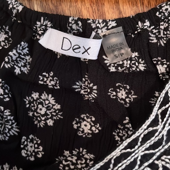 Dex black and white patterned flowy dress size small - Picture 3 of 3